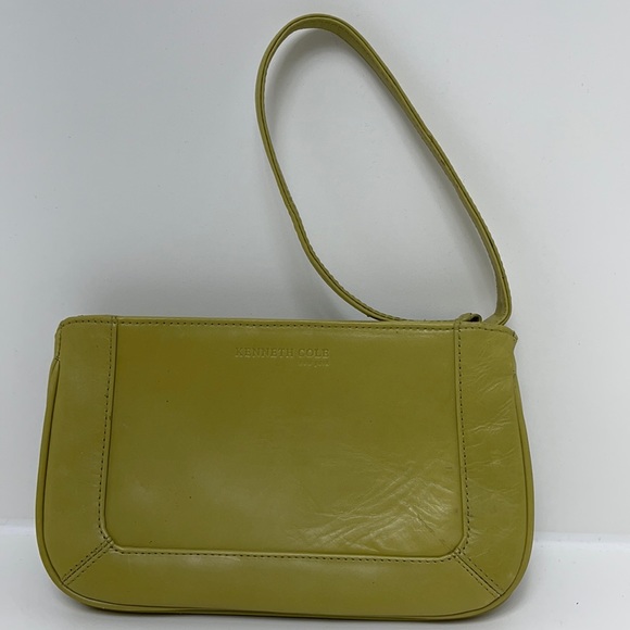 Kenneth Cole New York olive green leather wristlet zip close - Picture 1 of 7